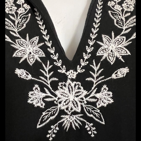 LANDS END WOMEN SIZE M COTTON BLEND BLACK WHITE EMBROIDERED FLORAL SHIFT DRESS - Picture 6 of 15
